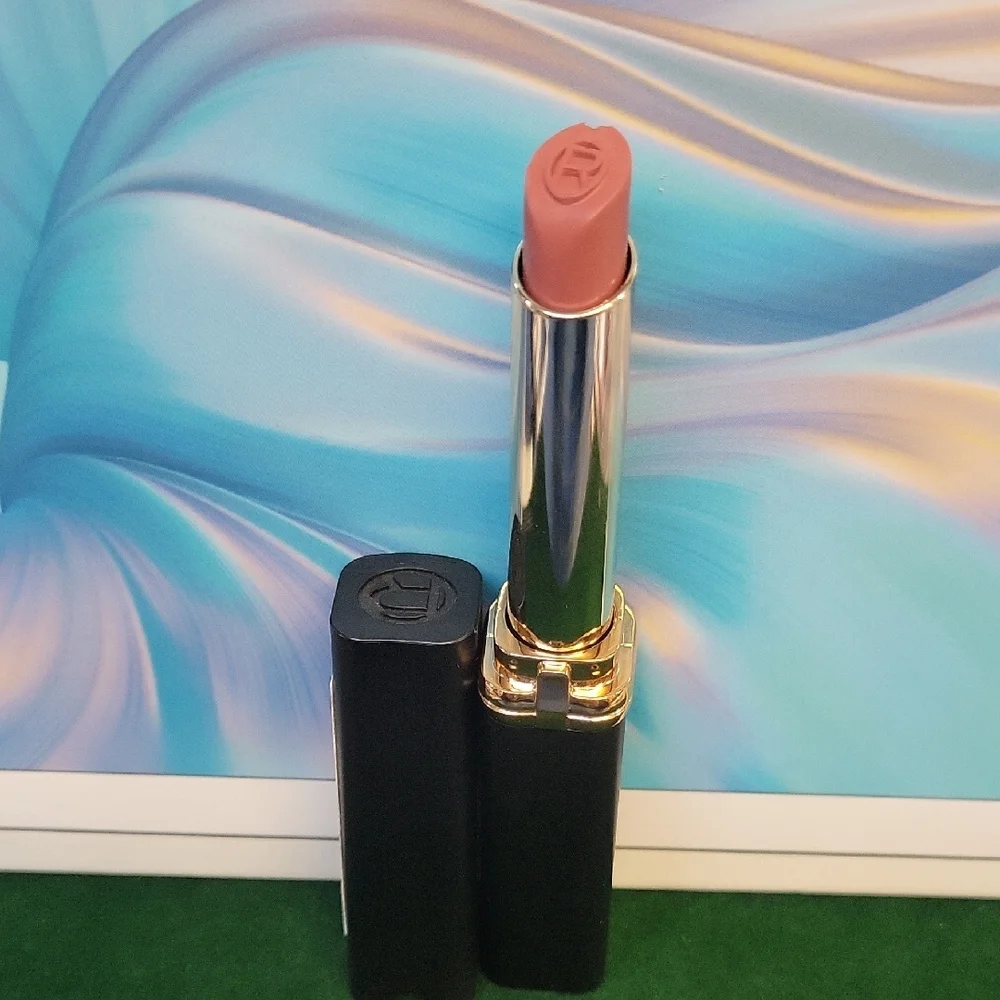 Loreal 131 Le Nude Unstoppable Lipstick 1.8g New